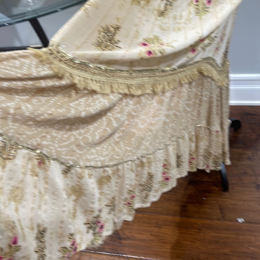 A wonderful dress for fall very Bohemian